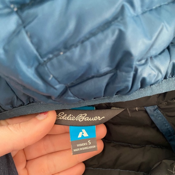 Eddie Bauer first ascent micro puff - Picture 2 of 3